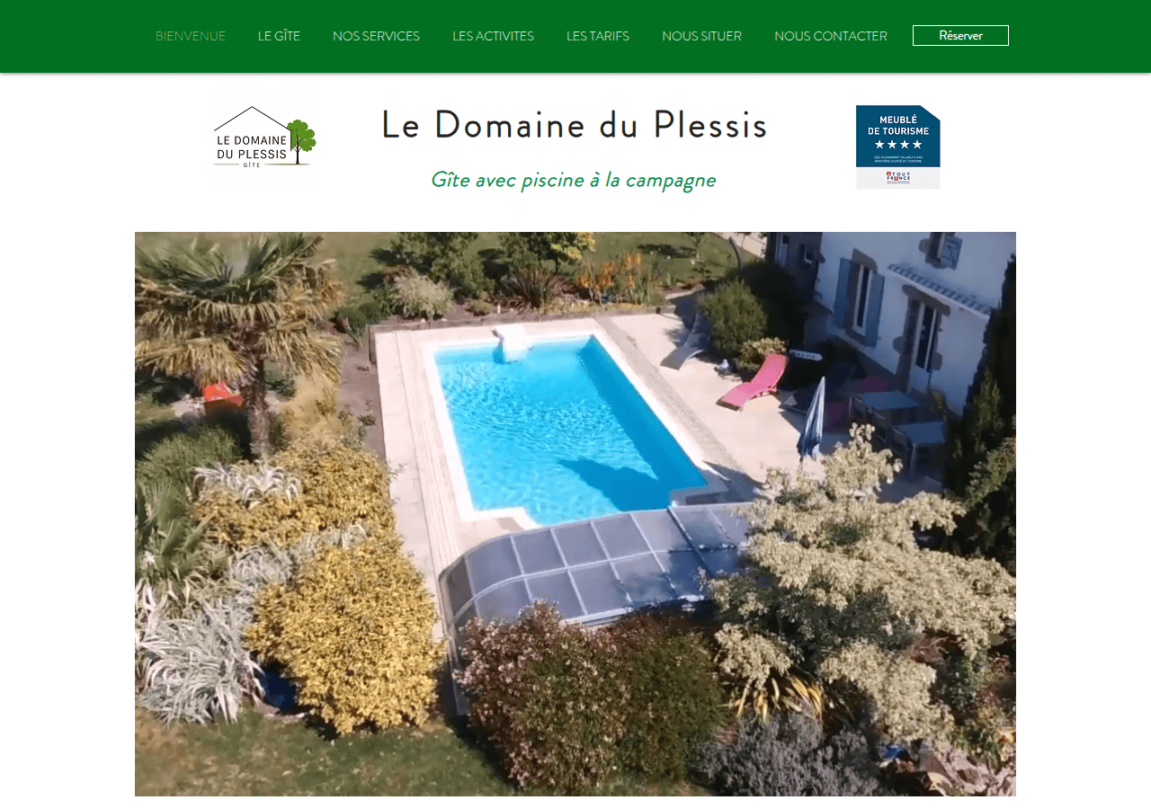 Screenshot of gitedomaineduplessis.com